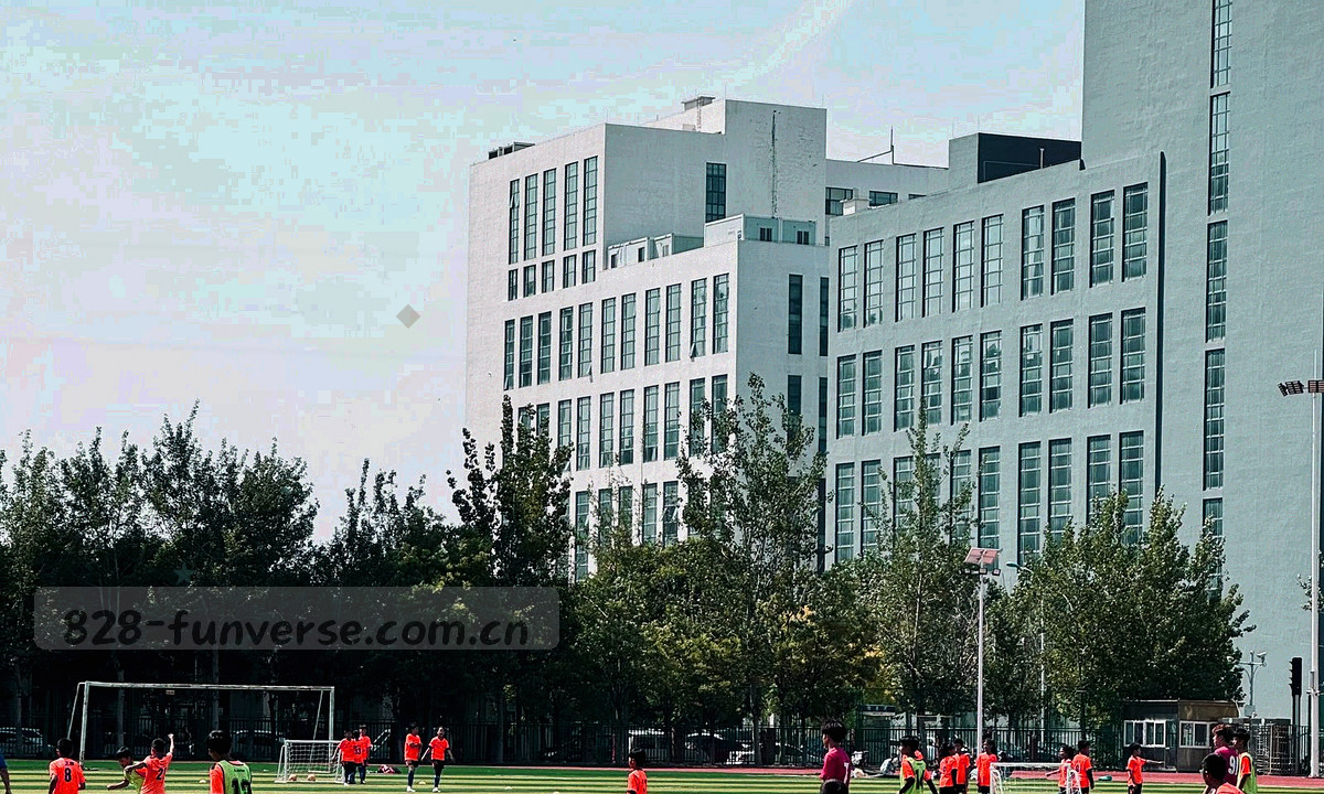 左右分栏的变更对照图，左侧为旧条目、右侧为新条目，暖橙标出差异位置